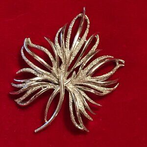 Vintage Silver Tone Textured Leaf Brooch Pin